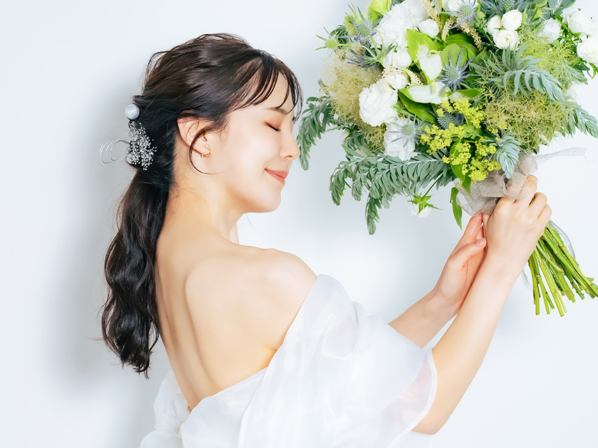 結婚式でタトゥーや背中のニキビ跡は隠すべき？自然にカバーする方法（浜松のブライダルメイク）